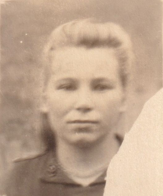 Бойченко Мария Сергеевна, 1926 г.р., уроженка с. Великомихайловка Великомихайловского района, угнанная в Германию на принудительные работы.